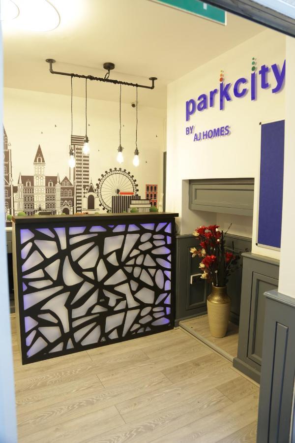 Park City Suites Hotel Manchester Extérieur photo