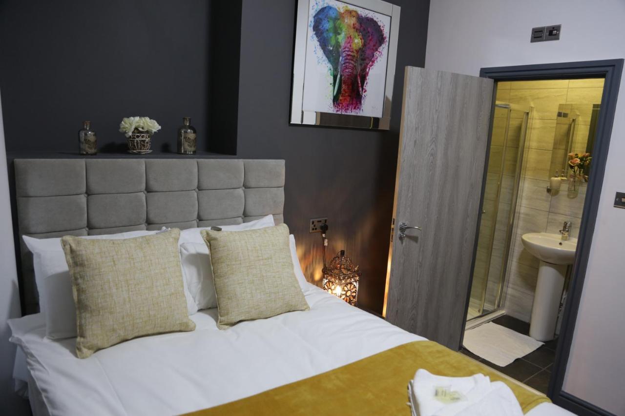 Park City Suites Hotel Manchester Extérieur photo