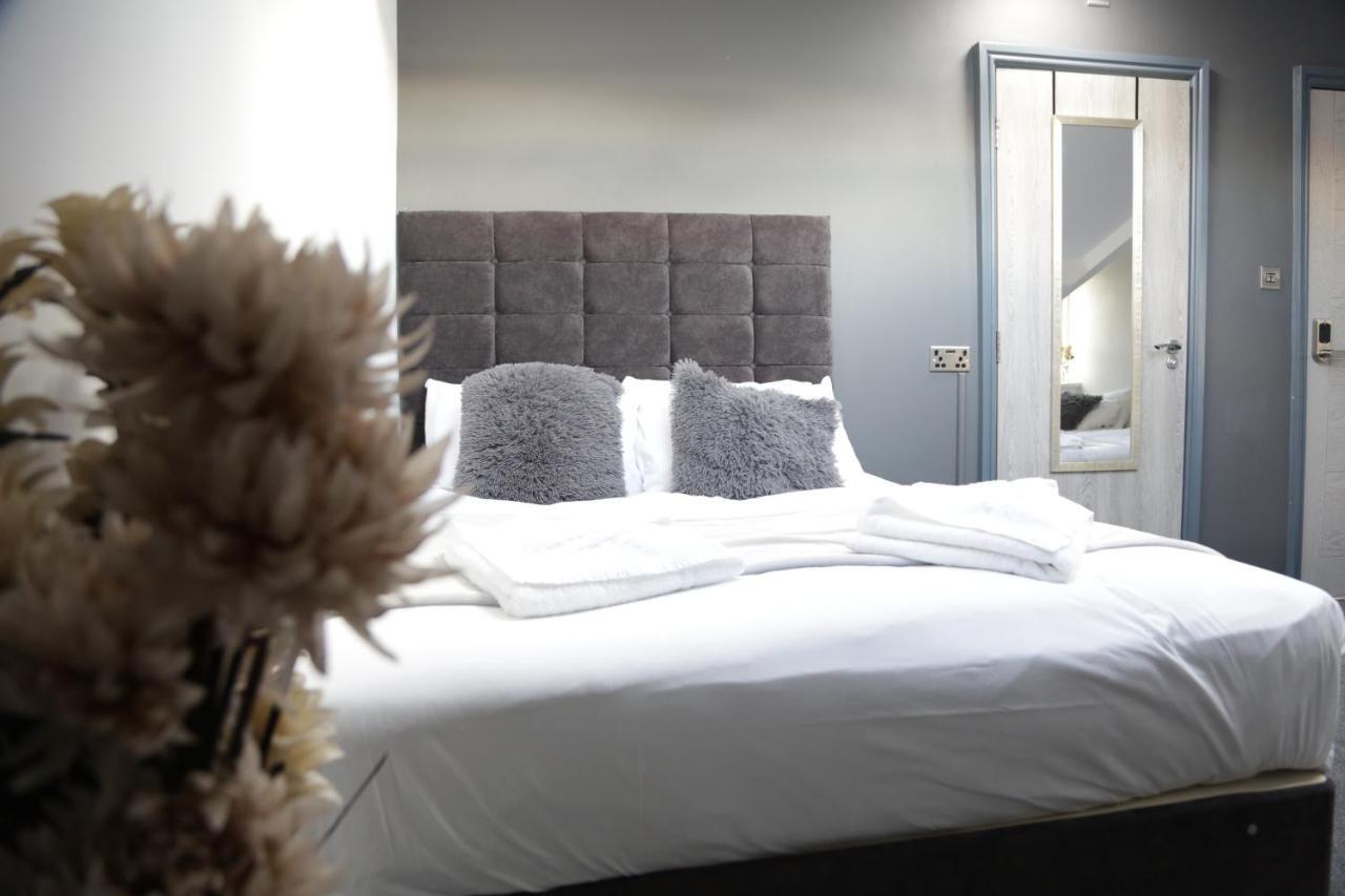 Park City Suites Hotel Manchester Extérieur photo