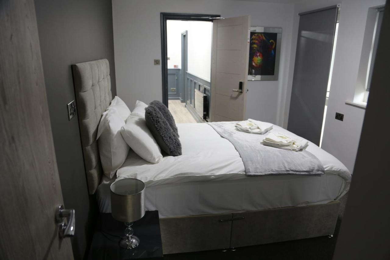Park City Suites Hotel Manchester Extérieur photo