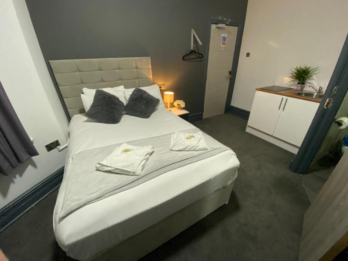 Park City Suites Hotel Manchester Extérieur photo